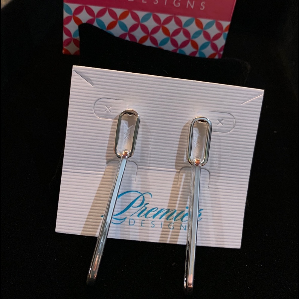 Premier Designs silver “Linear” Earrings NWT
